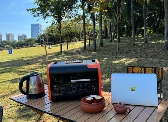 Kamp ve acil güç çözümleri için 2000W 2200W Lityum pil güneş jeneratörü