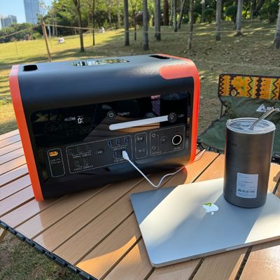LiFePO4 Çıktı Tipi 2000W Taşınabilir Güneş Jeneratörü 2200W Ev için Güneş Enerjisi Santrali