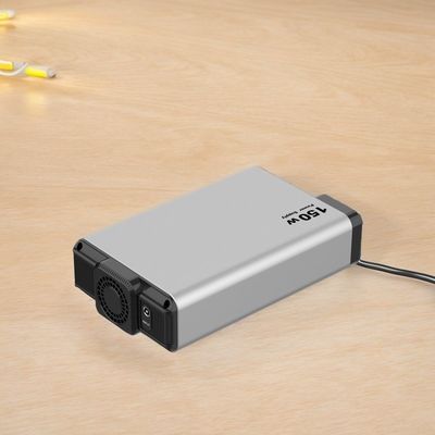 Geri dönüştürülebilir taşınabilir güneş enerjisi jeneratörü AC 150W 2200W DC USB çıkışları