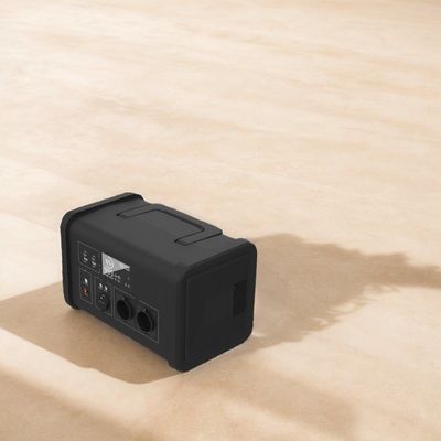 Yumuşak 230V 700W LiFePO4 Güneş Hücresi Taşınabilir Elektrik İstasyonu Dışarıdaki Acil Durumlar için
