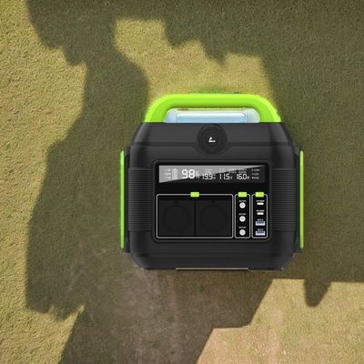Özellik 600W LCD Ekranlı Mini Taşınabilir Güneş Enerjisi Depolama Elektrik İstasyonu