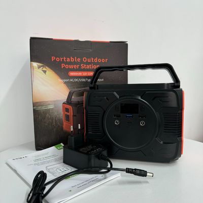 Kamp RV Acil Gece Balıkçılığı için Değiştirilmiş Dalga AC Çıktısı 200W Güneş Rüzgar Jeneratörü