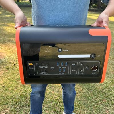 Araba Güneş Şarjı 800W Max Taşınabilir Elektrik Santrali 2000W 2000wh Dış Güneş Jeneratörü