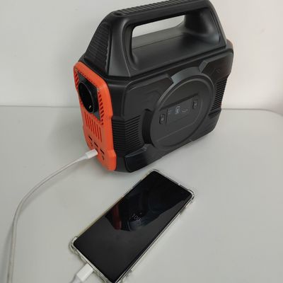 288wh nominal kapasite taşınabilir elektrik santrali kamp için 300W güneş enerjisi jeneratörü