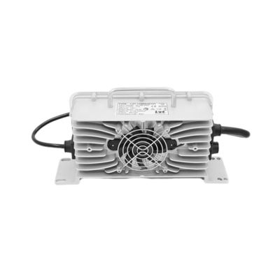 Yeni Enerji Elektrikli Araç 72V18A Lityum Pil Şarj cihazı Yüksek Güçlü Hızlı Şarj Su geçirmez Kapalı