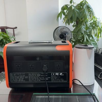 2400W2048wh Enerji Depolama Sistemi Taşınabilir Elektrik Santrali Güneş Jeneratörü Hızlı Şarj 1500W Kablosuz 15W