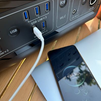 Ana ve Güneş Çözümleri için 2200W Yüksek Güç Çıktısı Taşınabilir LiFePO4 Elektrik Santrali