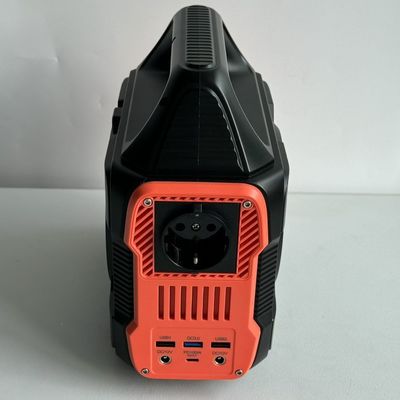 Dışarıda kamp yapmak ve drone şarj etmek için geri dönüştürülebilir 300W büyük kapasiteli taşınabilir jeneratör