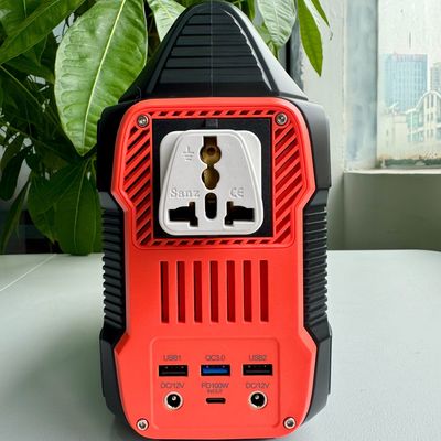 Yüksek Güçlü 300W Balkon RV Enerji Depolama Jeneratörü LED Işıklı Mobil Güç AC Çıktısı S3