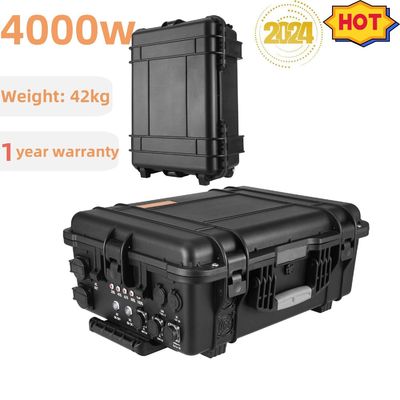 RV ve Açık Hava için 3000W 4000W Büyük Kapasiteli Taşınabilir Güneş Jeneratörü 6-7 saat şarj süresi