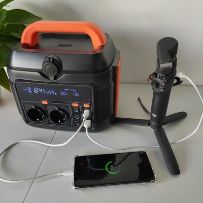 600W Type-C Pd 100W Sinus Dalga Lityum Pil Aşırı Sıcaklık Koruması Ja AC Soket