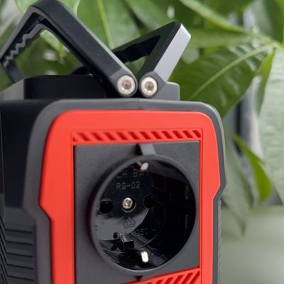 110/220V-50Hz/60Hz AC Çıktısı Kamp Evleri Güç Santralleri için 48000mAh Güneş Jeneratörü