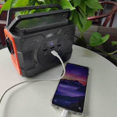 110/220V-50Hz/60Hz AC Çıktısı Kamp Evleri Güç Santralleri için 48000mAh Güneş Jeneratörü
