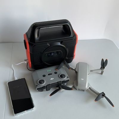 İç / Dış Lityum Pil Taşınabilir Şarj Bankası 300W/288W Güneş Mobil Elektrik Santrali