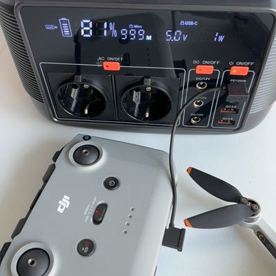 DC çıkış 12-13V 10A Tercihli aydınlatma Acil güç kaynağı Taşınabilir elektrik santrali