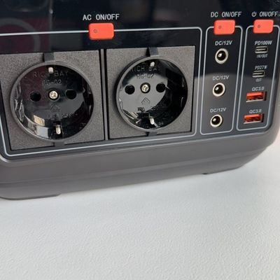 600W Batarya Yedek Güneş Jeneratörü Açık Hava Kampı ve Acil Elektrik Santrali için