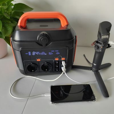 600W Aii Piyasası için Lityum Pil Güç kaynağı USB Tipi C DC ve AC Çıktısı