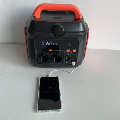 300W/600W Mobil Güç 110V/220V Dışarıdaki Acil Şarj için Taşınabilir Güç İstasyonu
