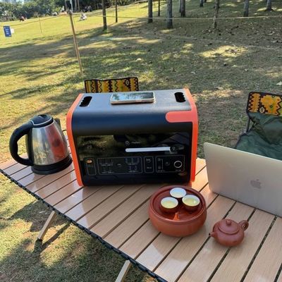 LiFePO4 2200W AT22 Kampta yedek enerji kaynağı için taşınabilir güneş enerjisi istasyonu