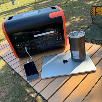 Portatif Güç Santrali 2200W Açık Hava Kampı için Saf Sine LiFePO4 UPS Yedek Pil