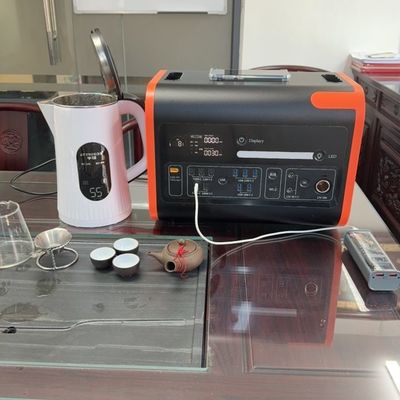 1500W Hızlı Şarj 600W Taşınabilir Güneş Enerjisi Depolama Jeneratörü 2200W Güç İstasyonu ile