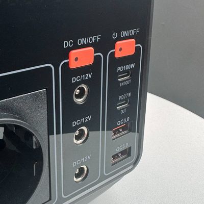 110V/220V Destek taşınabilir güç istasyonu 600W/1500W çıkış ve DC çıkış 12-13V 10A