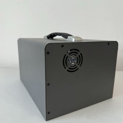 Aşırı yük koruması ve düzeltme dalgası ile küçük 300W/LiFePO4 taşınabilir elektrik santrali