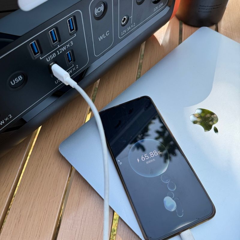 AT22 2200W Güneş paneli güç kaynağı Sabit güç kaynağı için taşınabilir elektrik istasyonu
