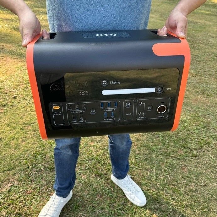 220V Saf Sinüs Dalgası LiFePO4 Pil Güneş Jeneratörü 2048wh Bekleme Enerji Depolama 2200W Taşınabilir Elektrik Santrali