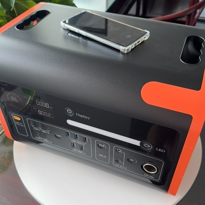 Hızlı Şarjlı Lityum Taşınabilir Elektrik Santrali Güneş Paneli Çıkış Frekansı 50/60Hz