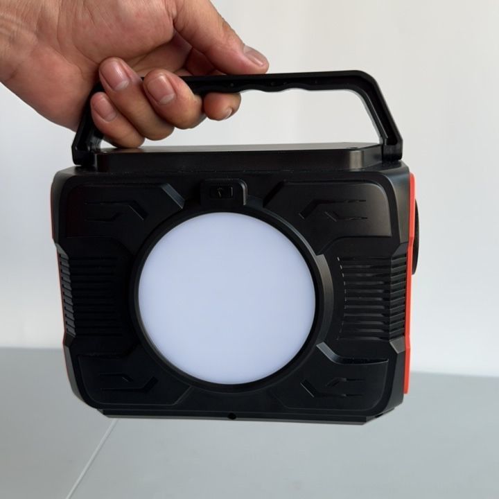 Çok fonksiyonel taşınabilir enerji santrali için AC çıkış voltajı 110/220V-50Hz/60Hz 200W