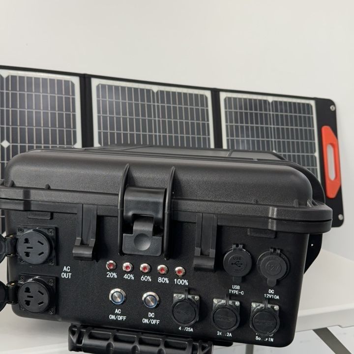 AC Saf Sinüs Dalgası Çıktısı 3000W Taşınabilir Güneş Şarj Aygıtı Dış mekan için Lityum Güç Santrali