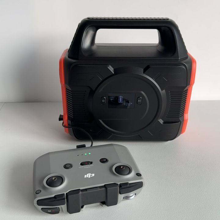 Açık Hava Kampı S3 300W Lityum Pil Enerji Santrali ile Taşınabilir Güneş Jeneratörü