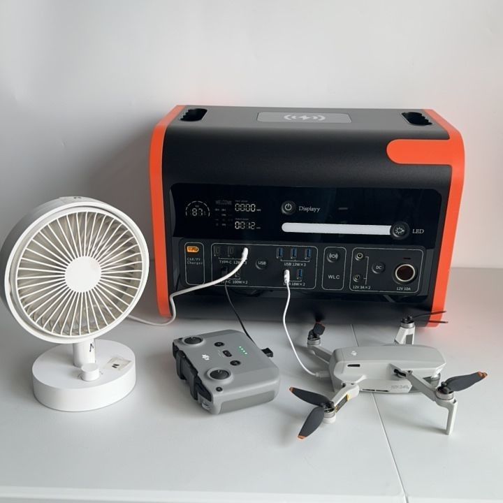 1500W hızlı şarj ve 15W kablosuz şarj ile sessiz taşınabilir açık hava enerji istasyonu