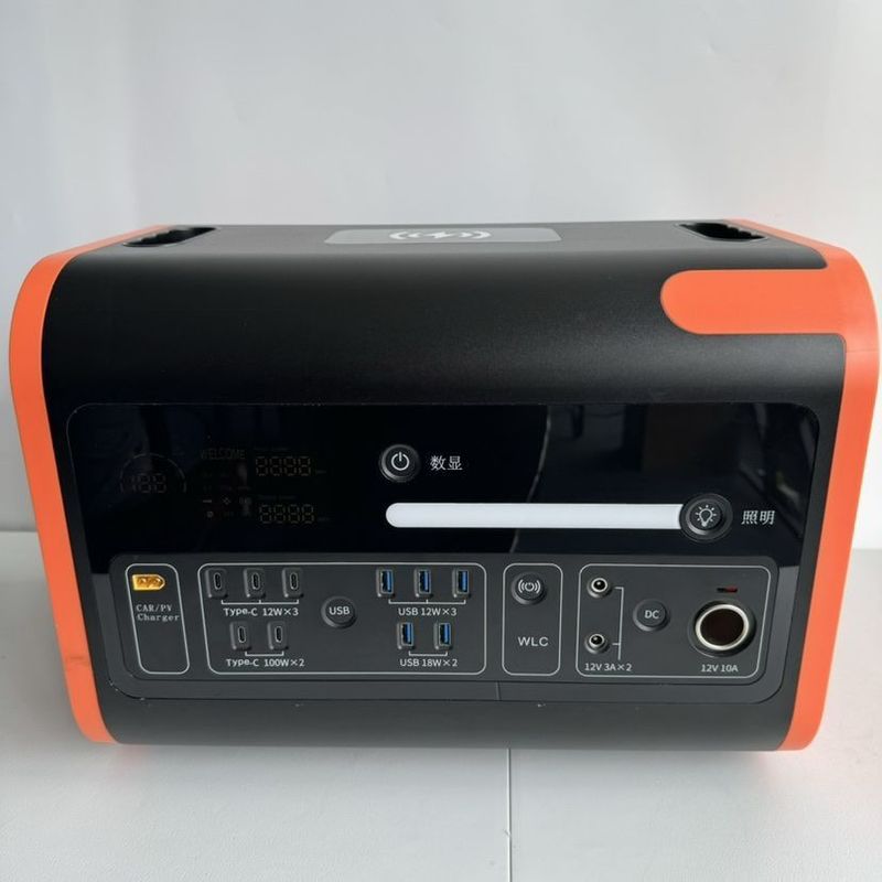 2200W 2048wh Dışarıdaki acil durumlarda güneş paneli şarjı için taşınabilir enerji istasyonu