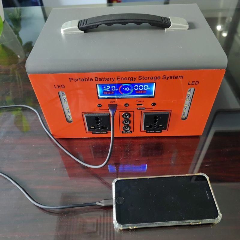 Ofis Mobil Şarjı için 300W Değerli Çıkış Gücü Tipi-C 5V/10W Taşınabilir Elektrik İstasyonu